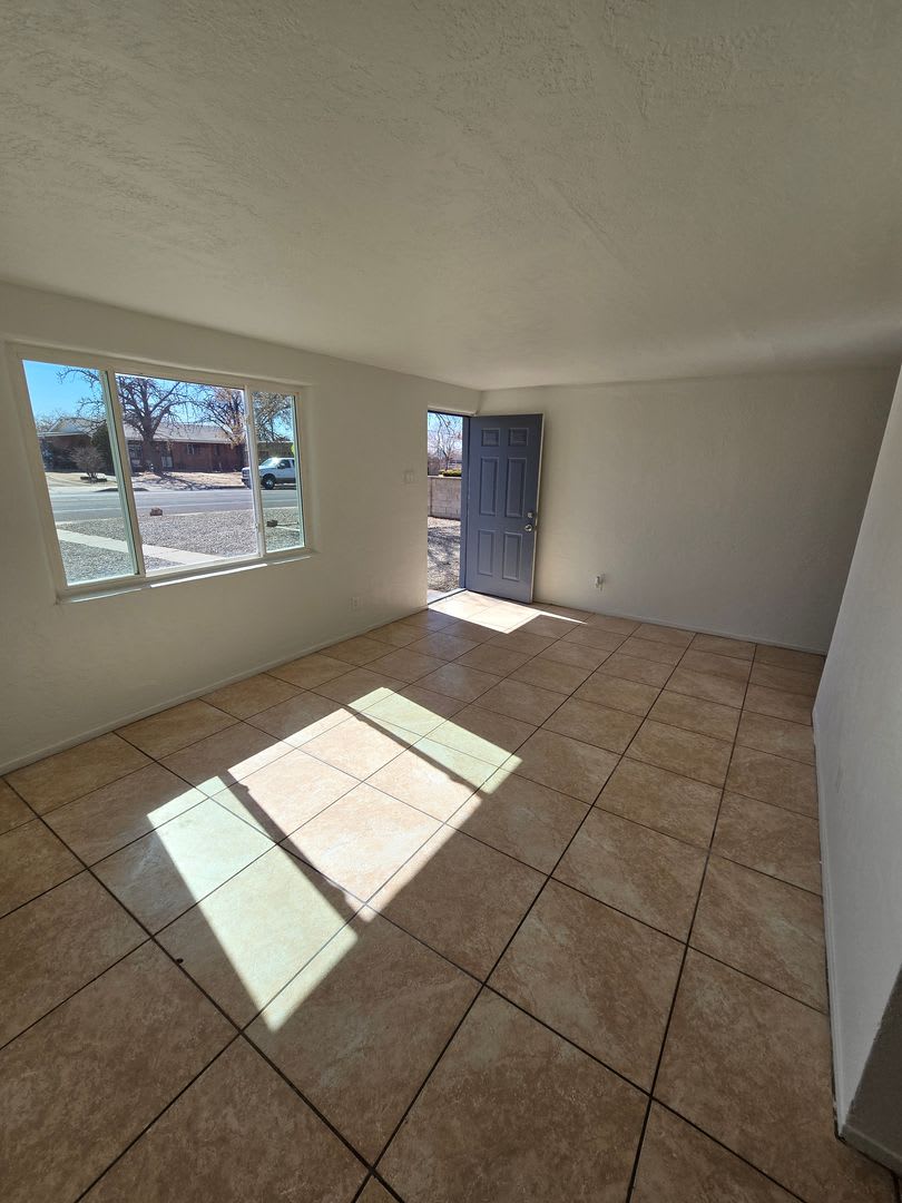 4811 Comanche RD NE – photo 4