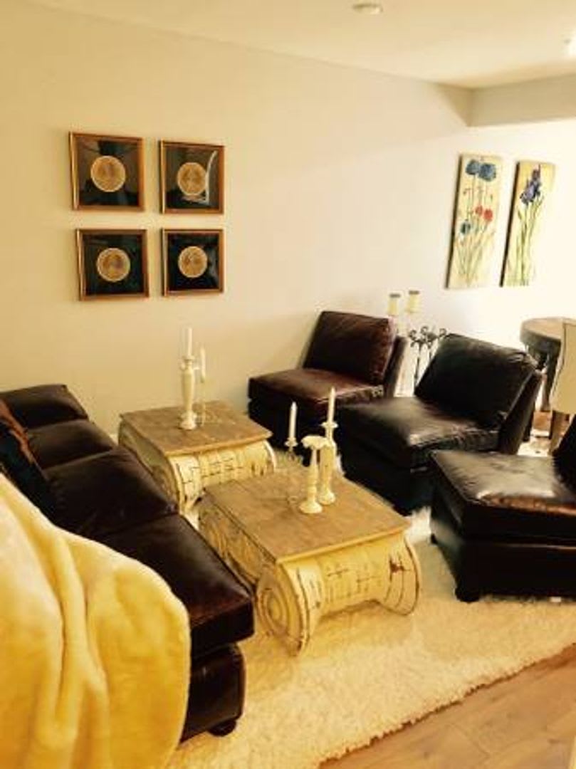 This is a great opportunity to rent a 2 bedroom at a competitive price in Tarzana. – photo 5