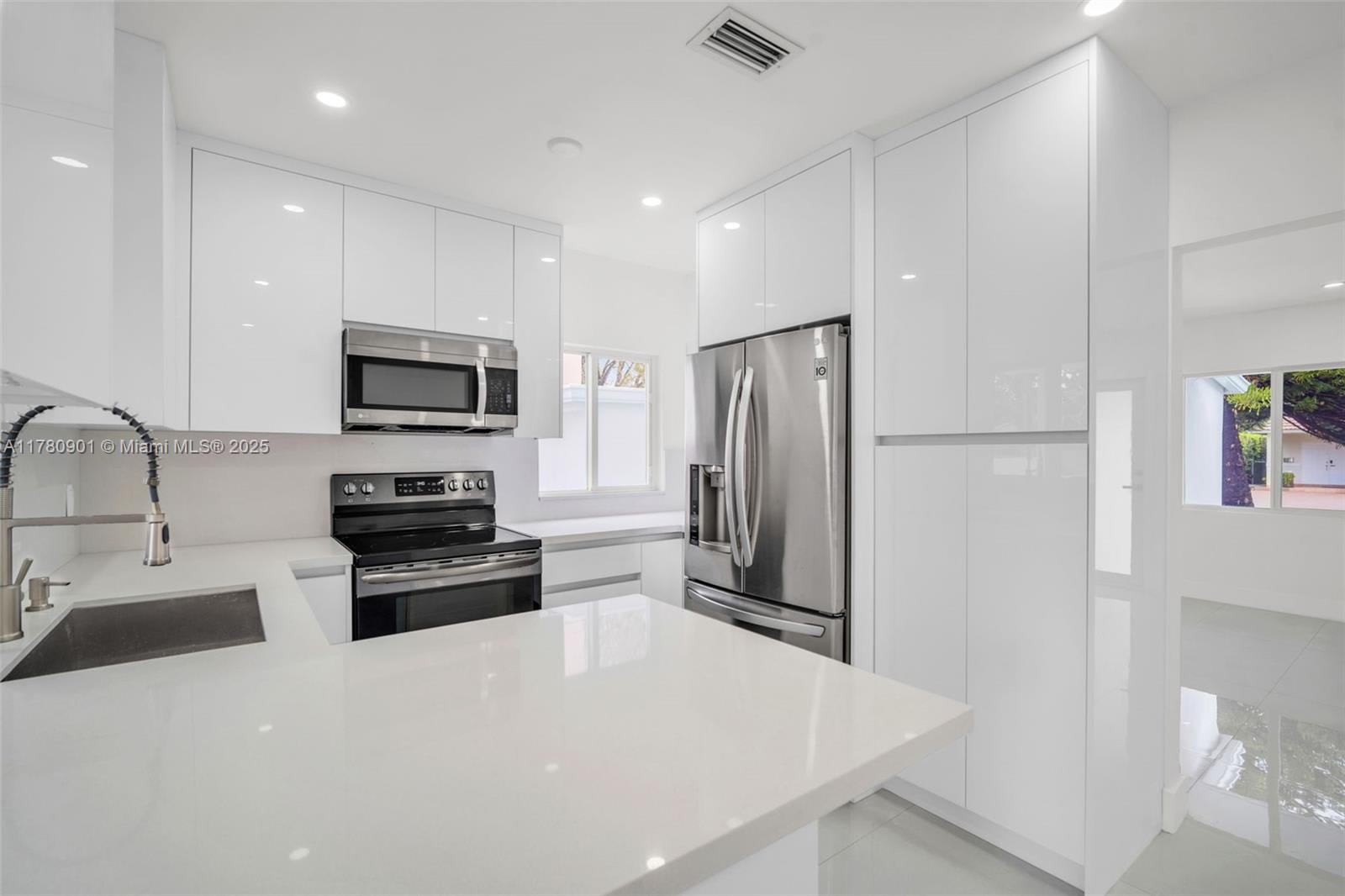 4112 Sw 9th Terrace – photo 1