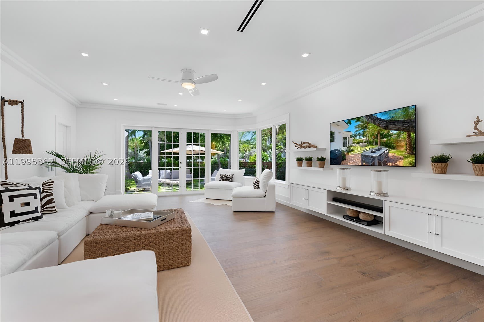 2575 Pine Tree Dr – photo 3