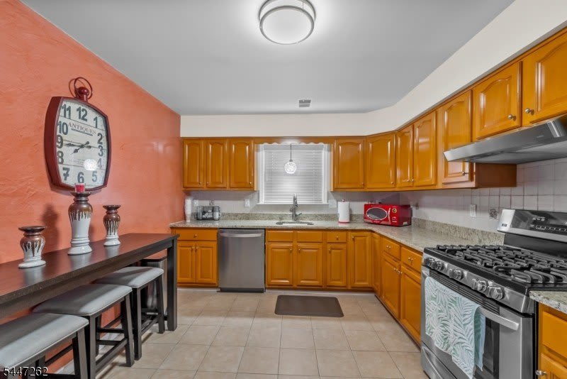 23 Chester Ave – photo 5