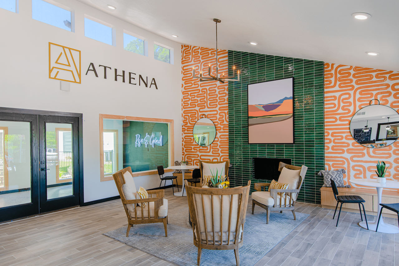 Athena – photo 2