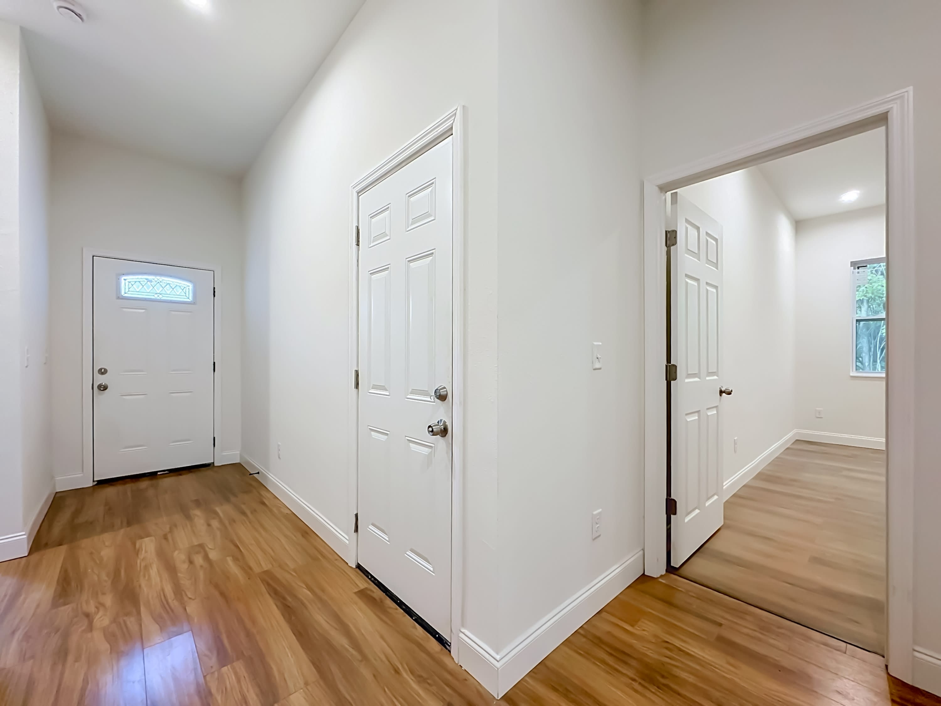 1192 West 25th Street – photo 5