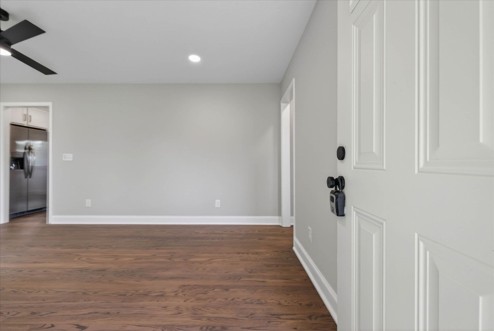 Beautiful Renovated 4 Bedroom Home For Rent With a Large Bonus Room! – photo 5