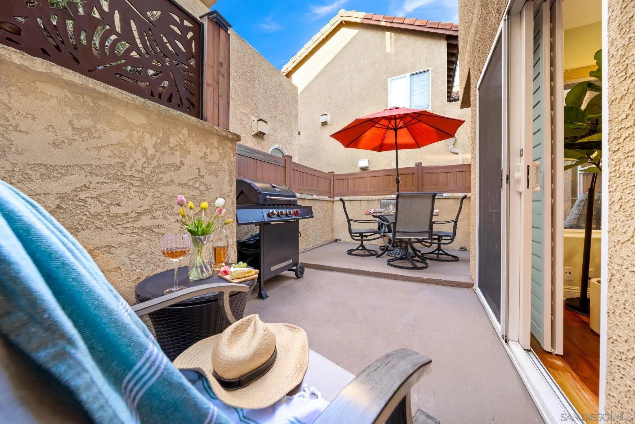 886 Felspar St – photo 3