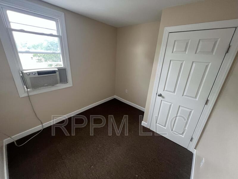 562 Summer St – photo 4