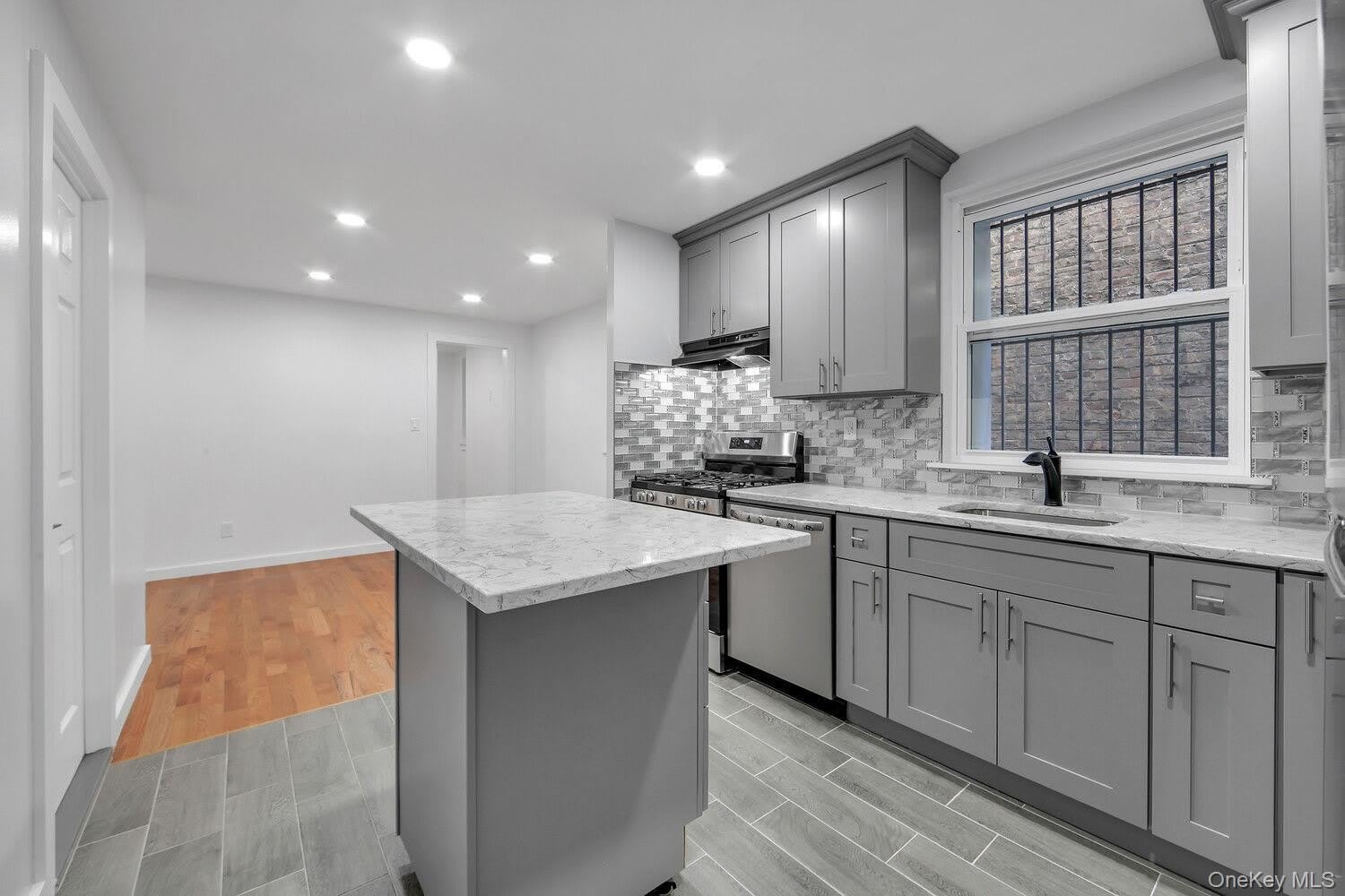 21-14 45TH Road – photo 2