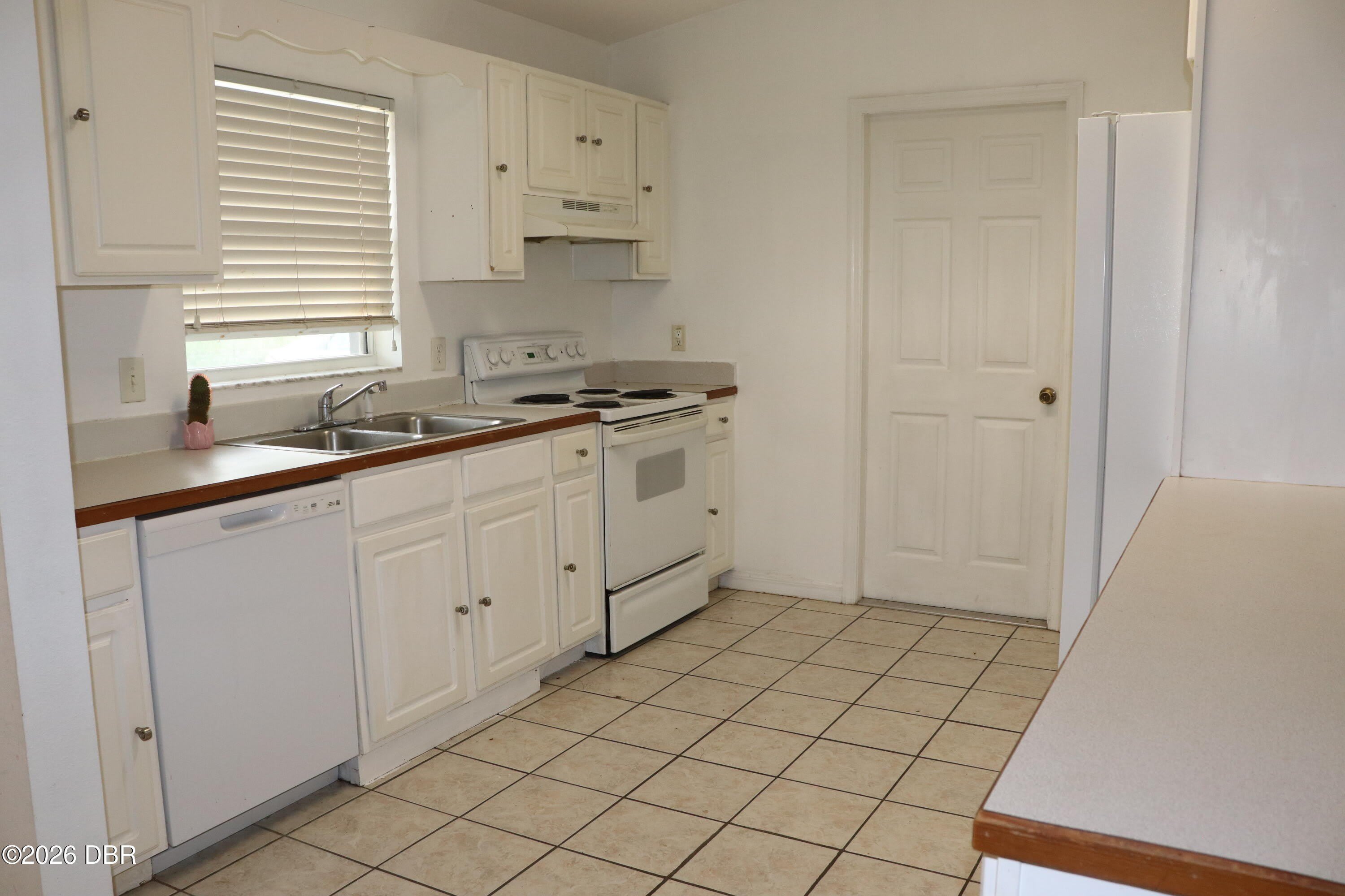 1061 Oak Forest Circle – photo 3