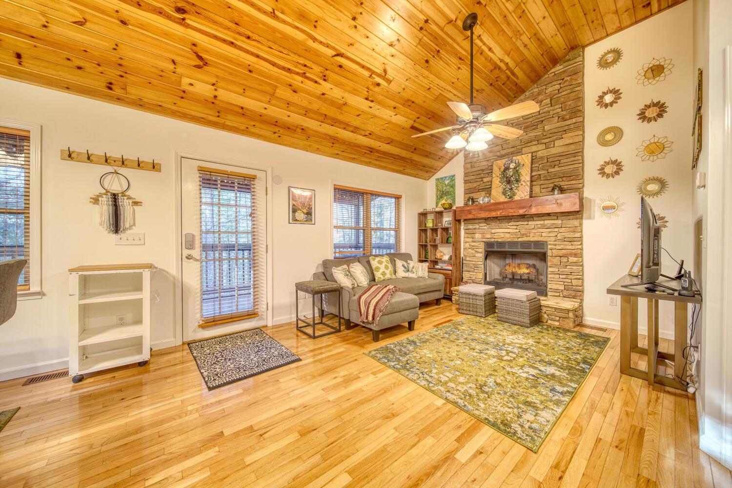 238 Teakwood Trail – photo 4