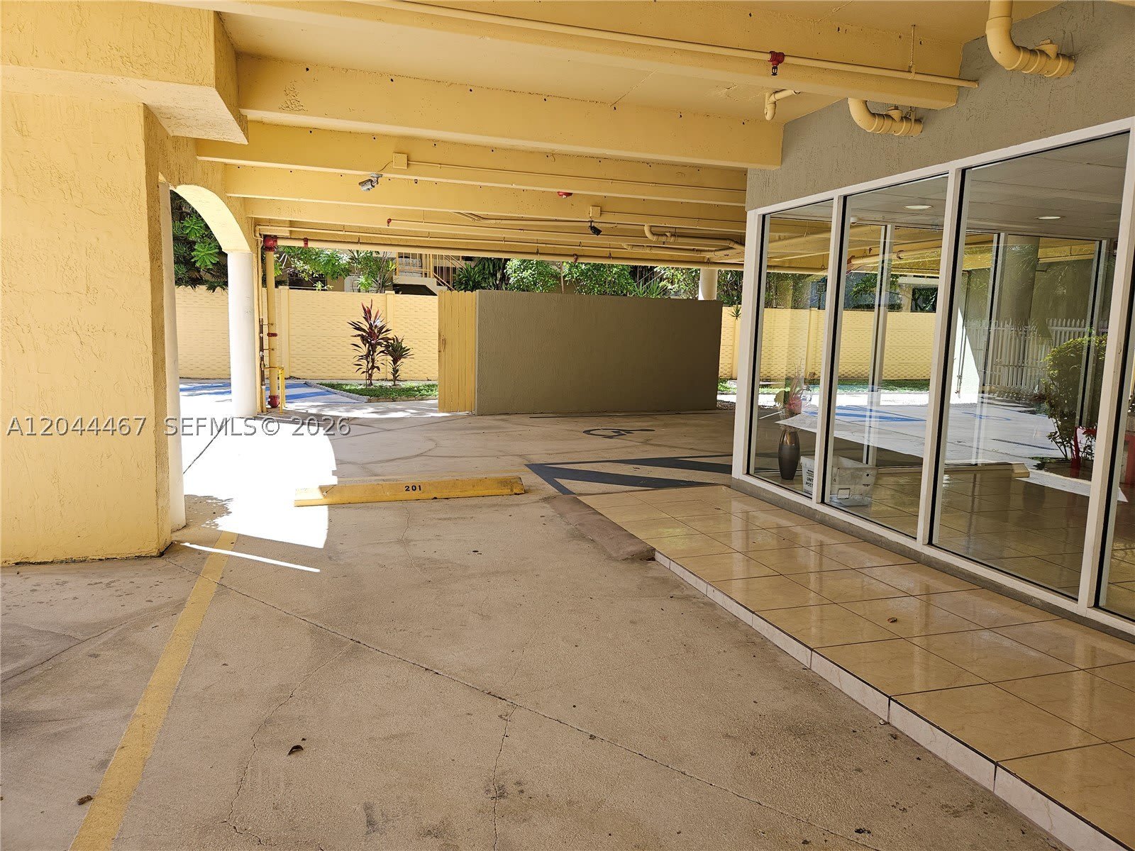 437 SW 7th St – photo 5