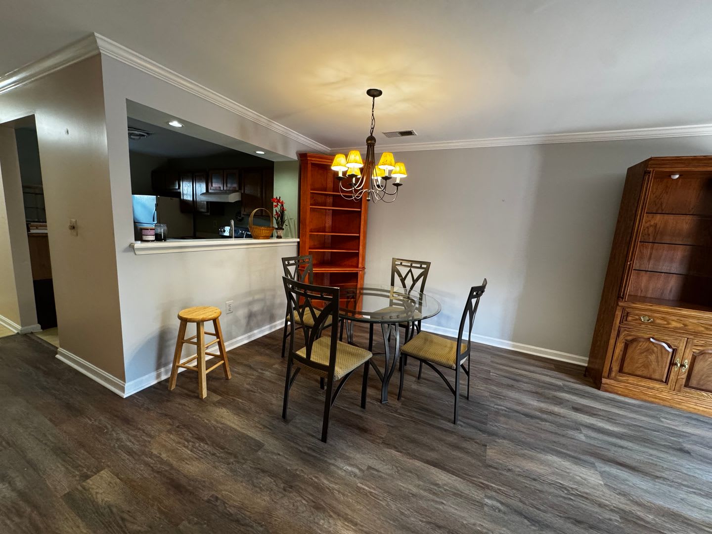 Furnished 2BR, 2BA Condo with Backyard in Arlington – photo 4