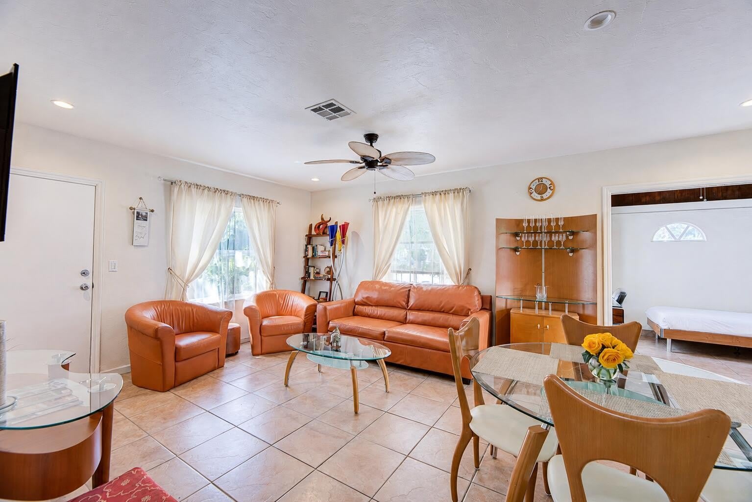 1136 NE 17th Way – photo 2