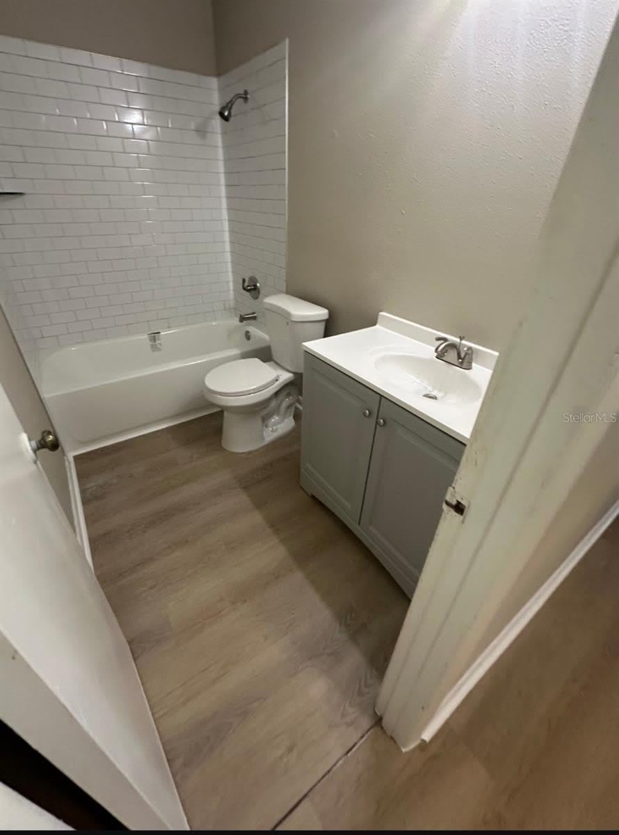 2407 IDLEWILD Street – photo 5