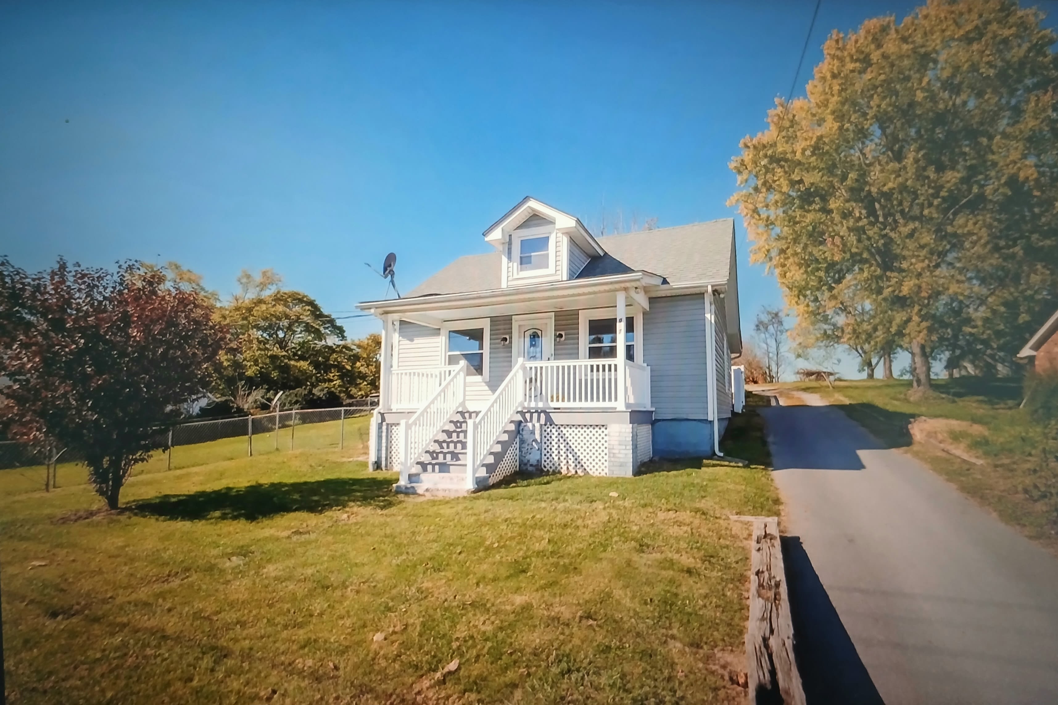 917 Sherwood Ave – photo 1
