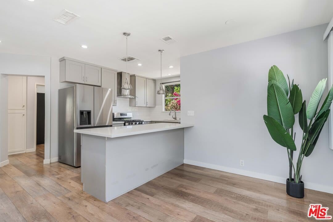 8459 Calvin Ave – photo 4