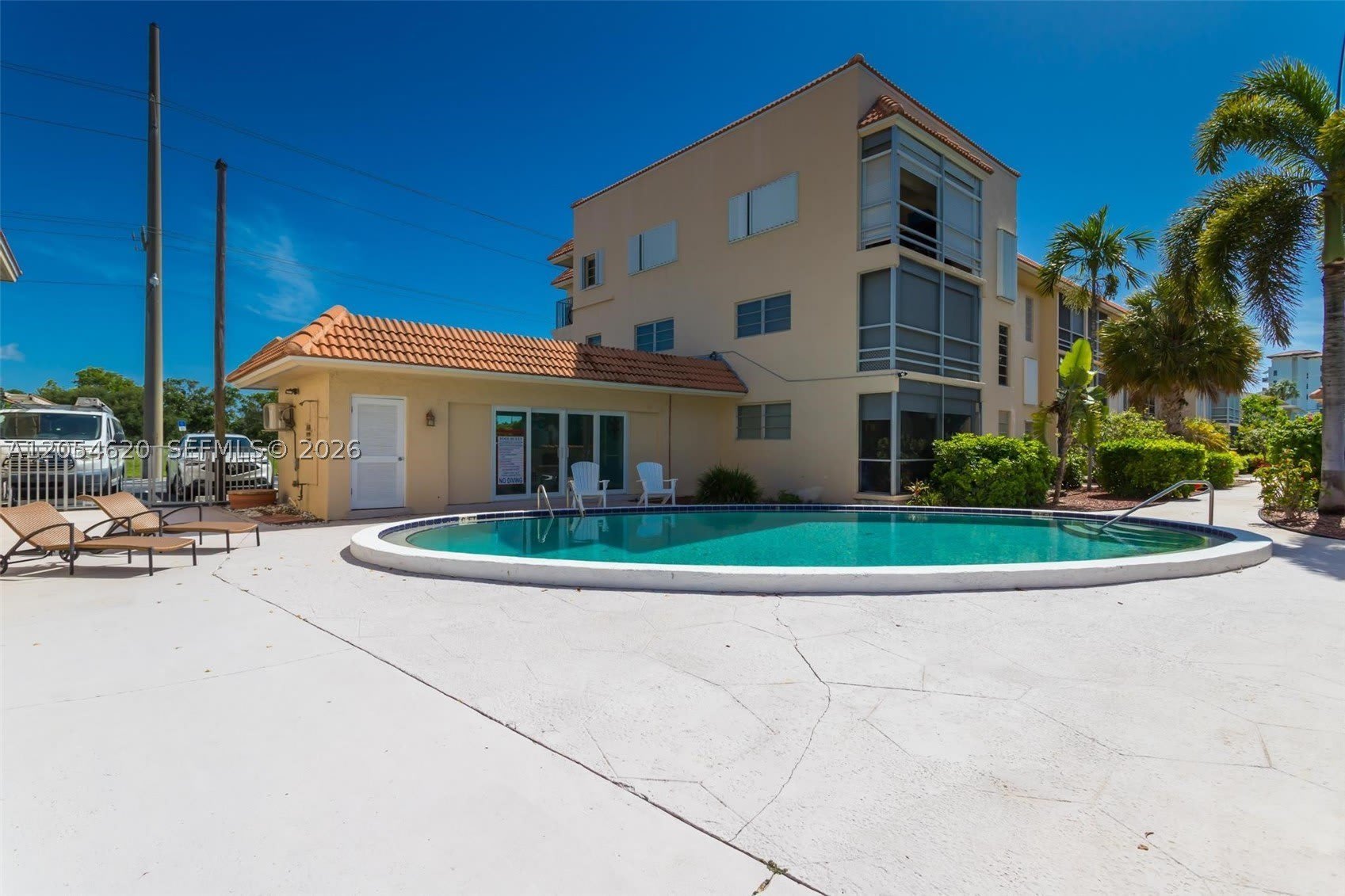 331 SW 8th St – photo 3