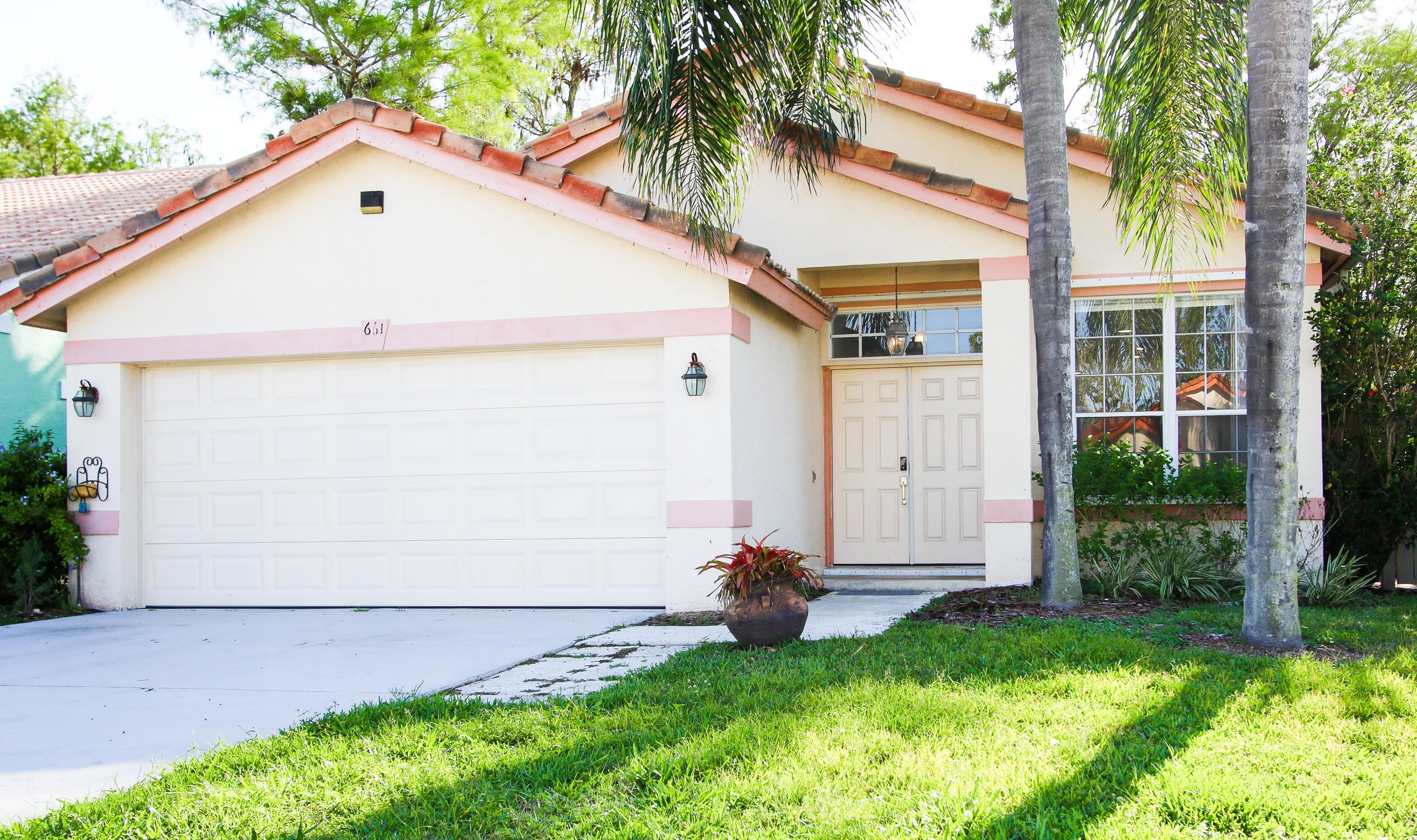 661 Lake Wellington Drive – photo 1