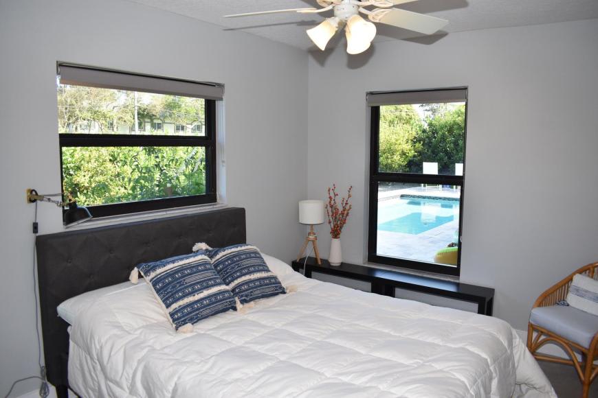 1440 NW 12th Way – photo 4