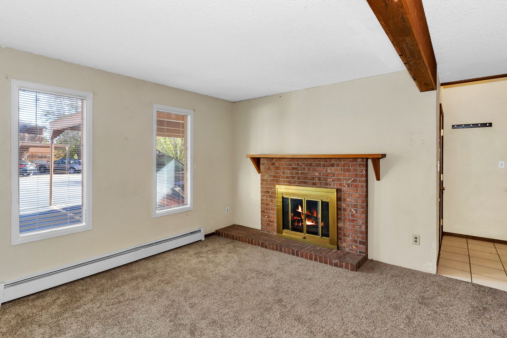 Wonderful 3 Bedroom Townhouse In Cedar Terrace – photo 2