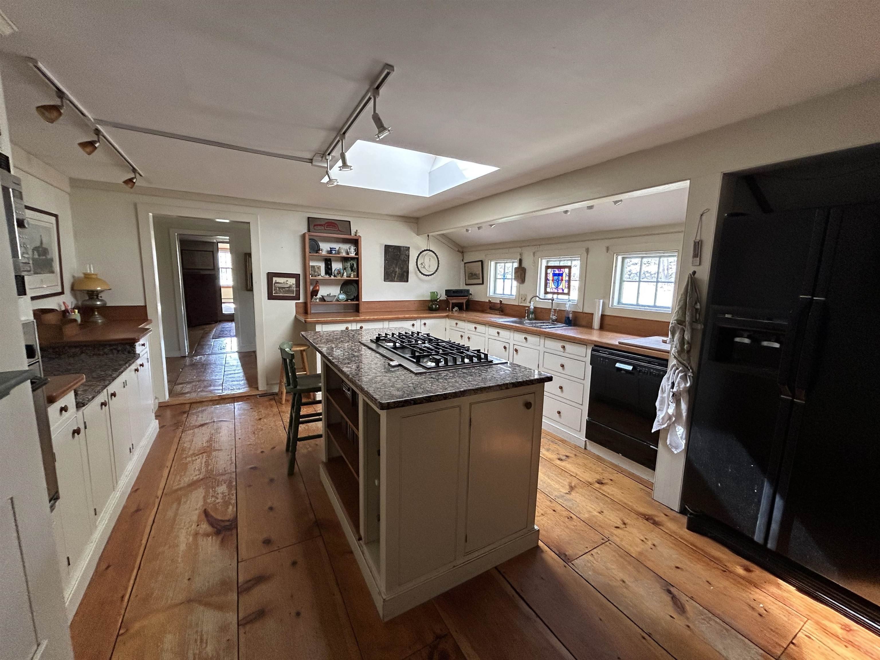 266 N Haverhill Road – photo 5