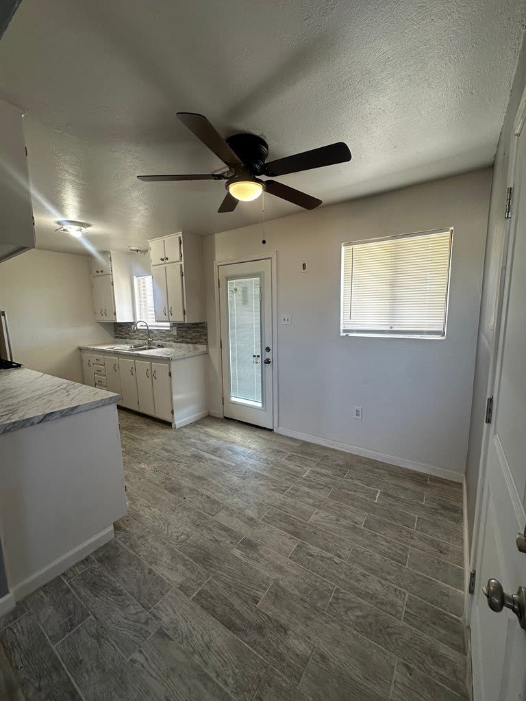 2206 Lyndale Dr – photo 3