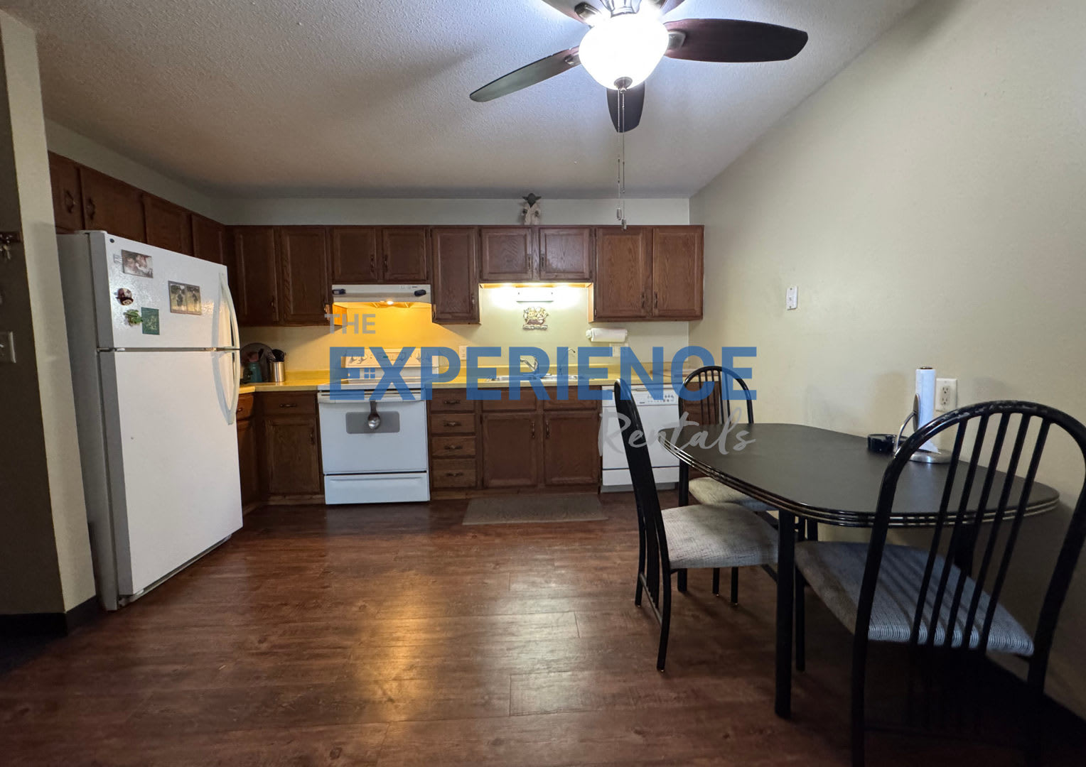 2Br Condo Near Empire Mall With Garage Pool Easy Interstate Access – photo 4