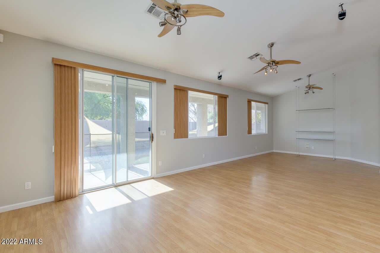 155 E Liberty Lane – photo 3