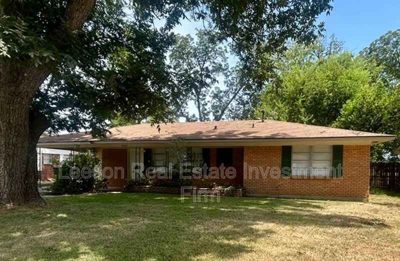 3235 Caroline Drive – photo 1