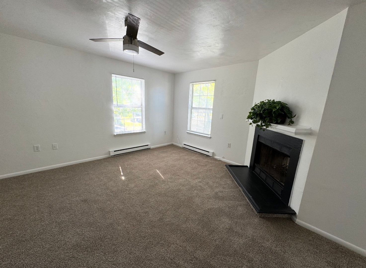 Updated 2Nd Floor Duplex Blocks From Beach – photo 4