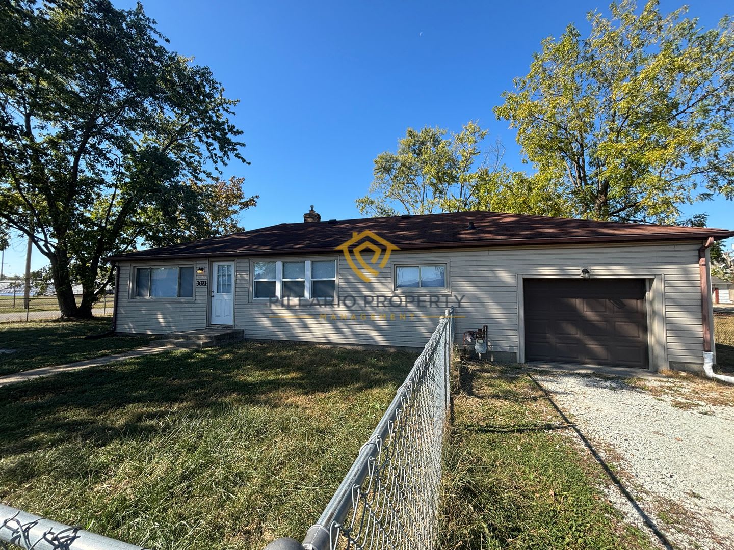 Charming Ranch On a Corner Lot in Anderson, 2 Bedroom, 1 Bathroom with Attached Garage Available NOW! – photo 1