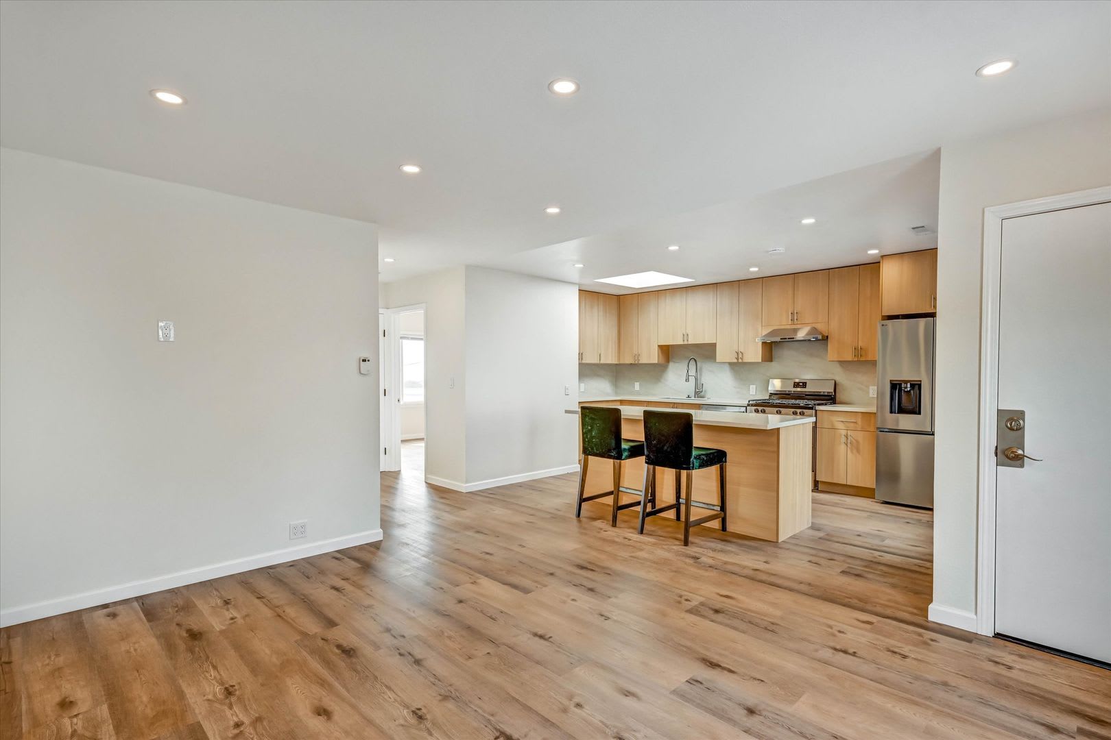 Fully remodeled Single Family House – photo 5