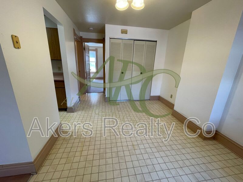 411 W 11Th St – photo 5