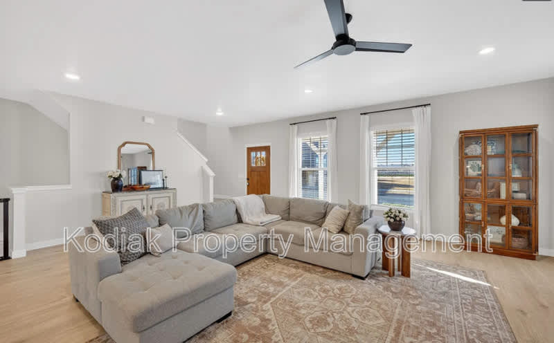 979 W Shoreline Dr – photo 5