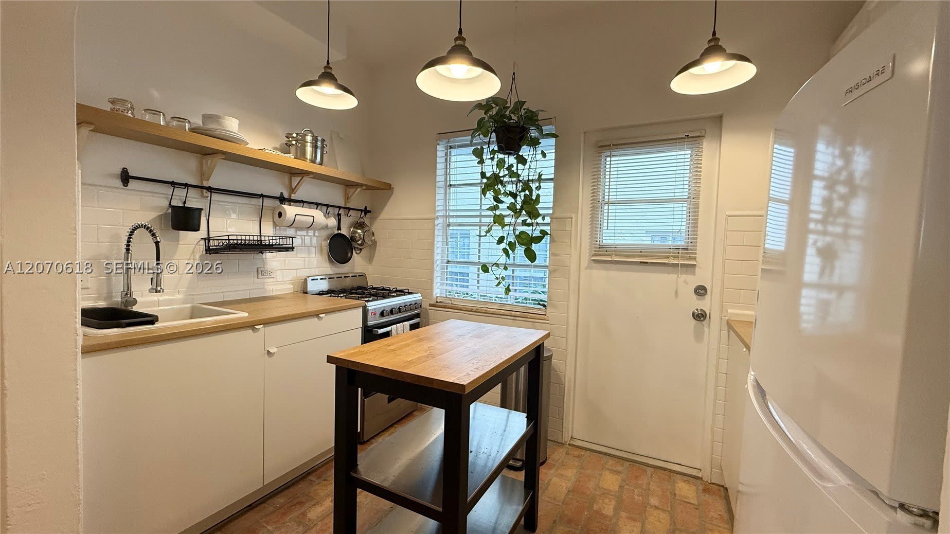 1250 Drexel Ave – photo 5