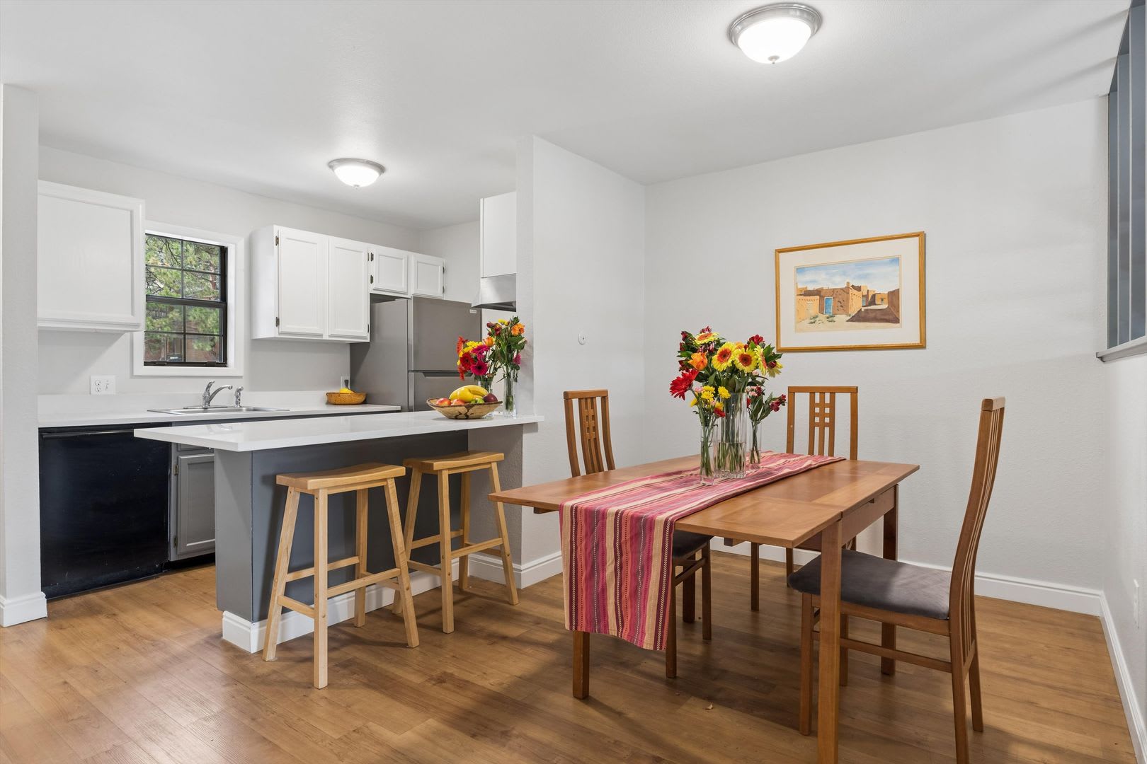 Completely Renovated 3 Bedroom Condo in the Wimbledon NOW AVAILABLE! – photo 2