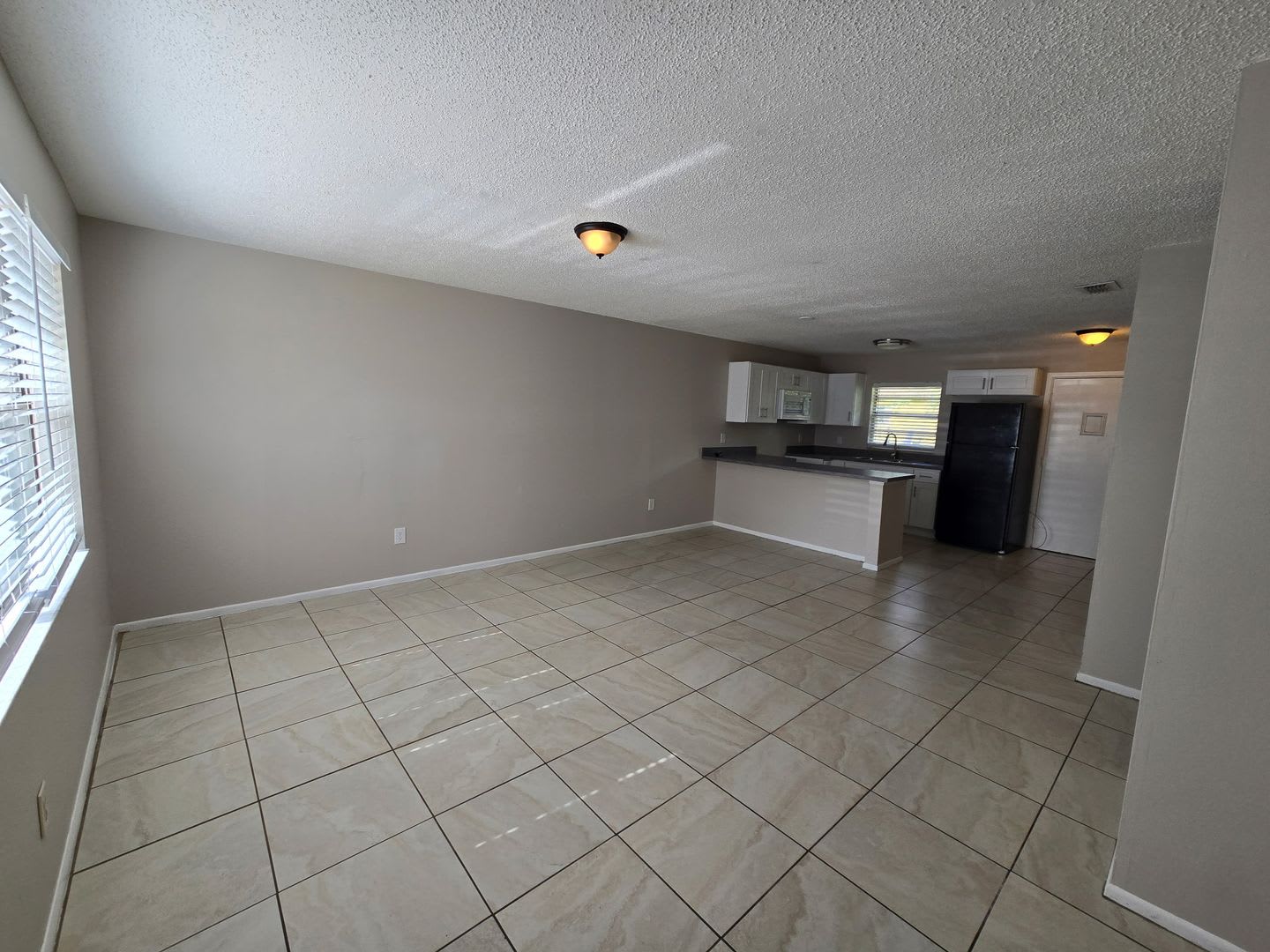 Cozy 2 bedroom/1 bath Duplex – photo 3