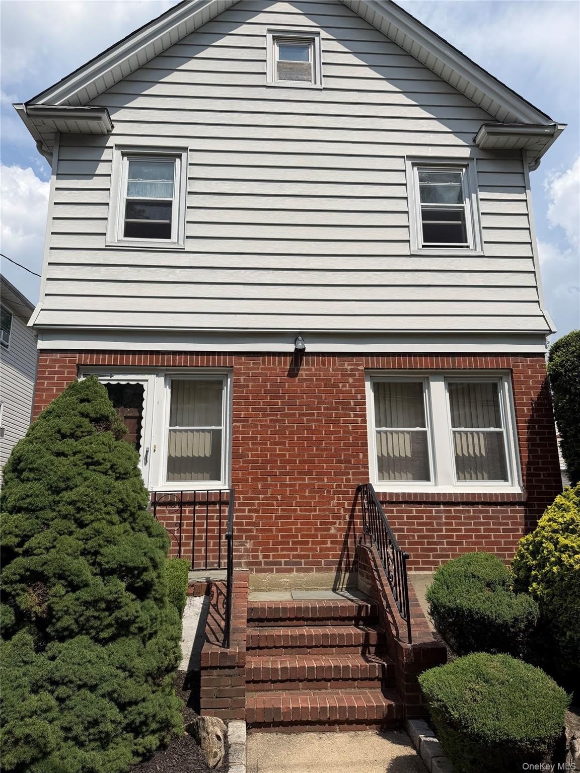 212 Orchard Street – photo 1
