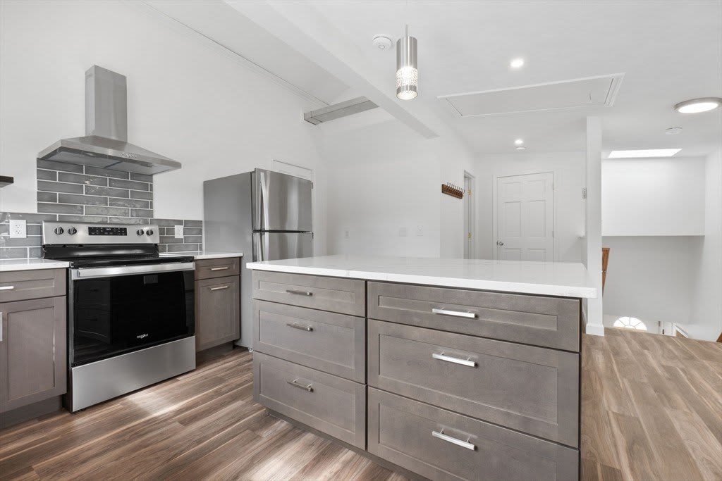 252 Elliott Street – photo 5