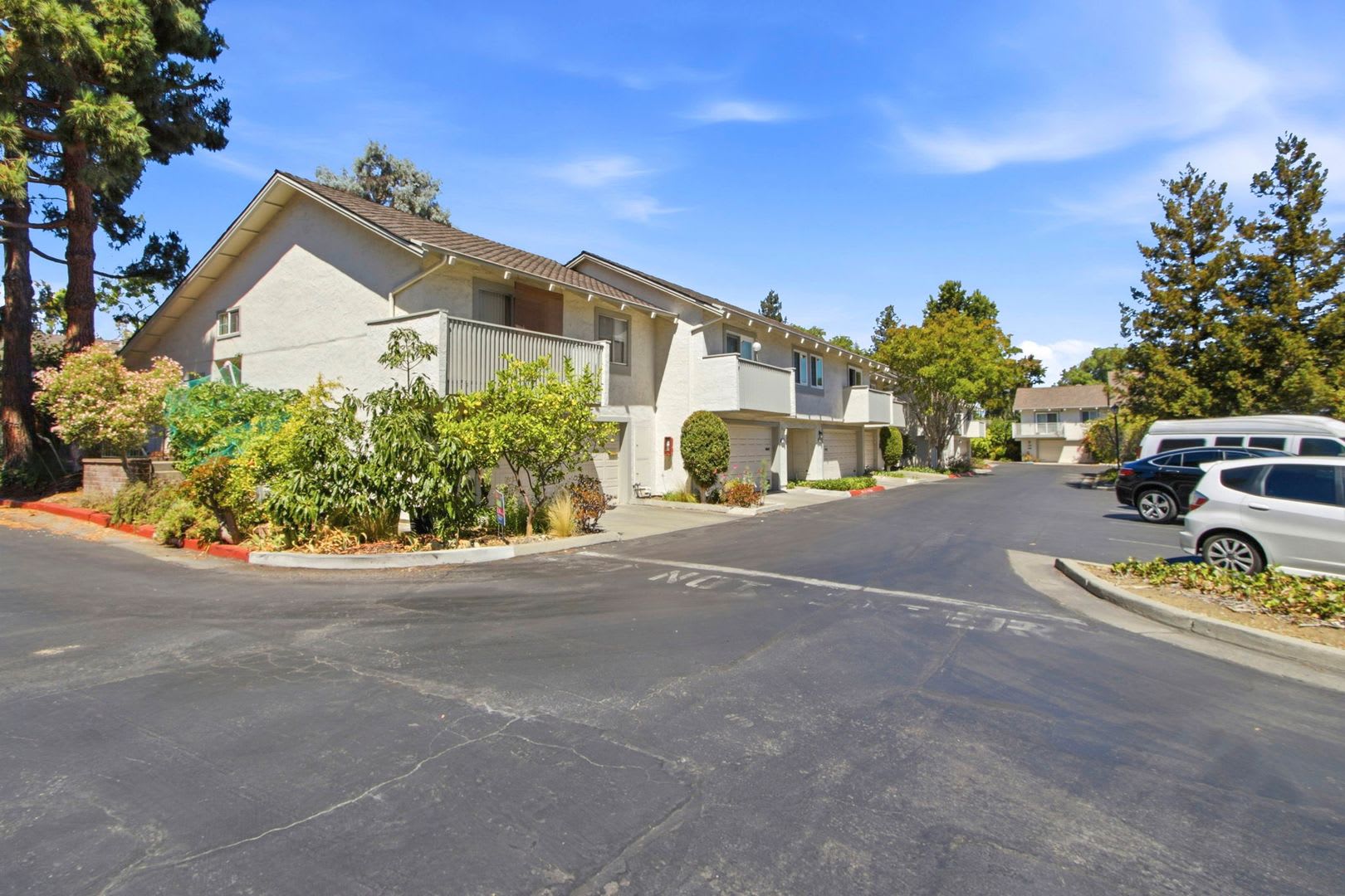 Wow! What a Great Home! Available Now! – photo 2