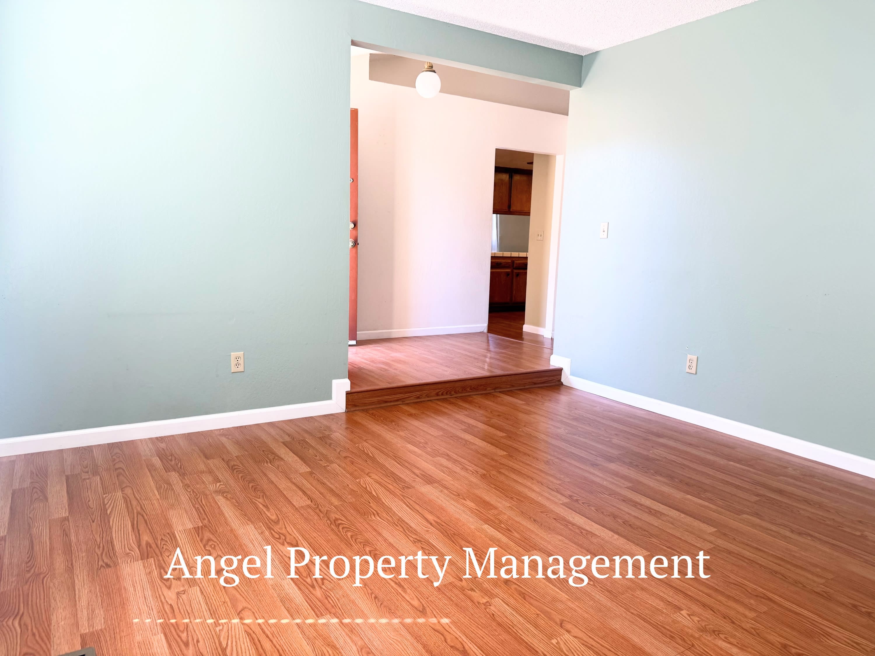 2208 Begonia Court – photo 2