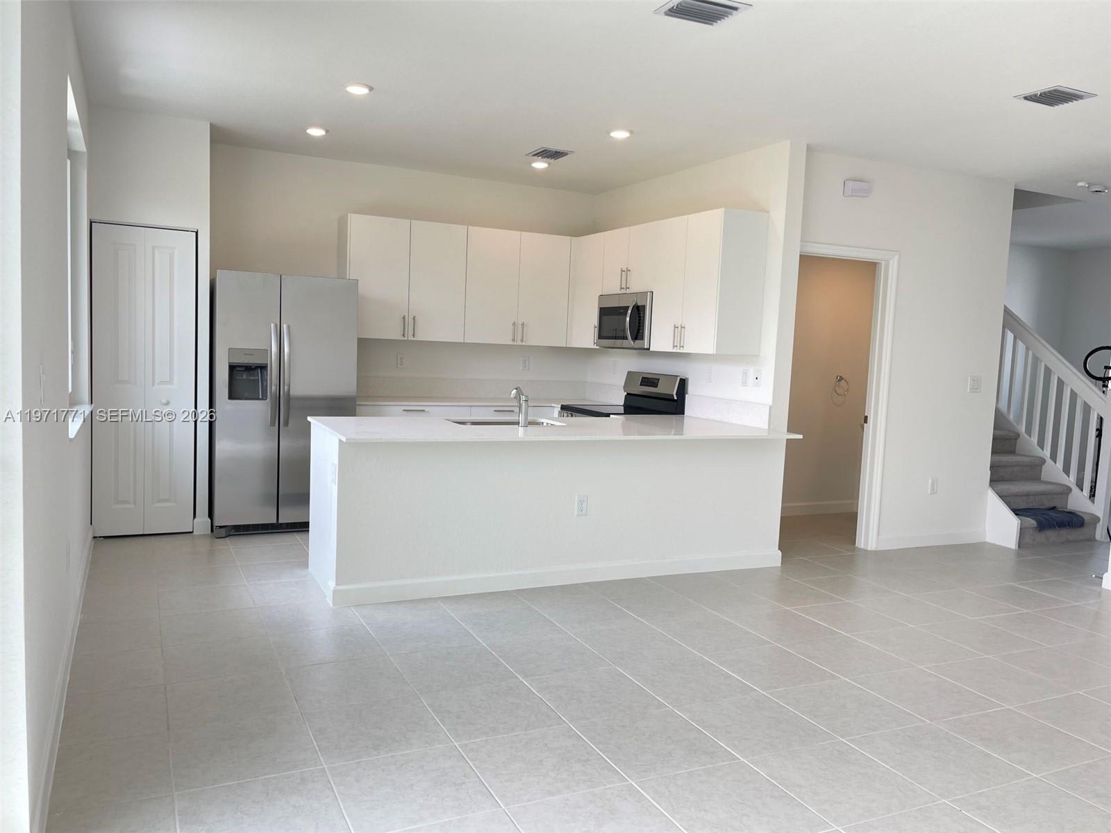 1427 Southeast 7Th Terrace – photo 4