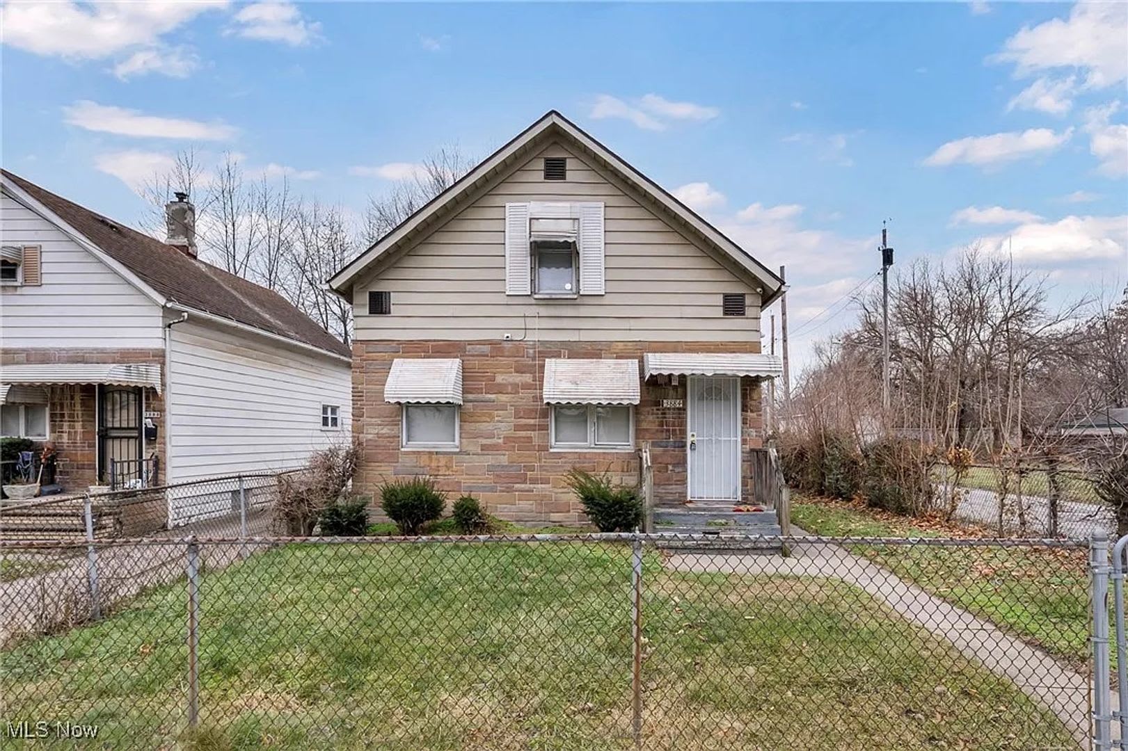 Fully Updated Home with Washer and Dryer – photo 1