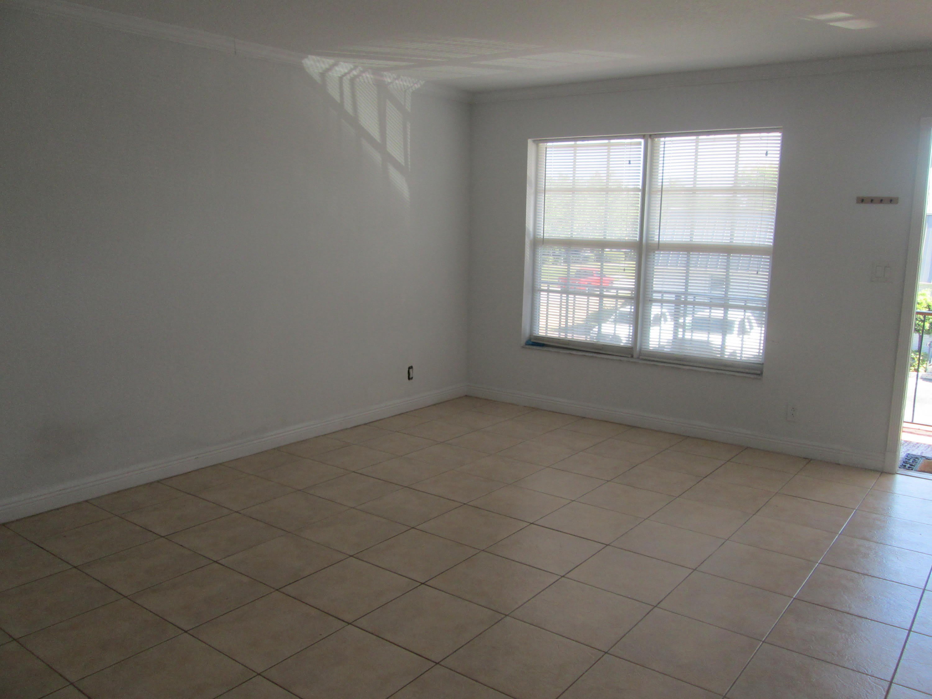 405 N Cypress Drive – photo 3