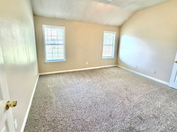 6806 Skylar Mill Avenue – photo 5