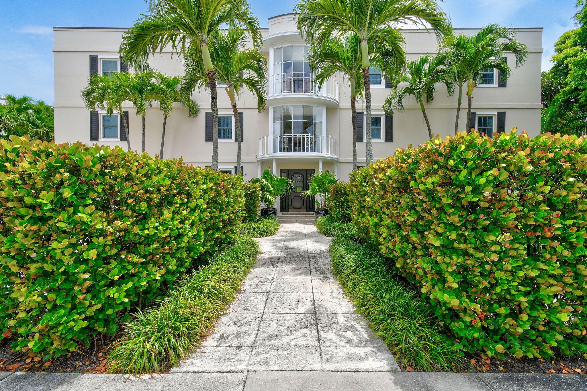 226 Brazilian Avenue – photo 1