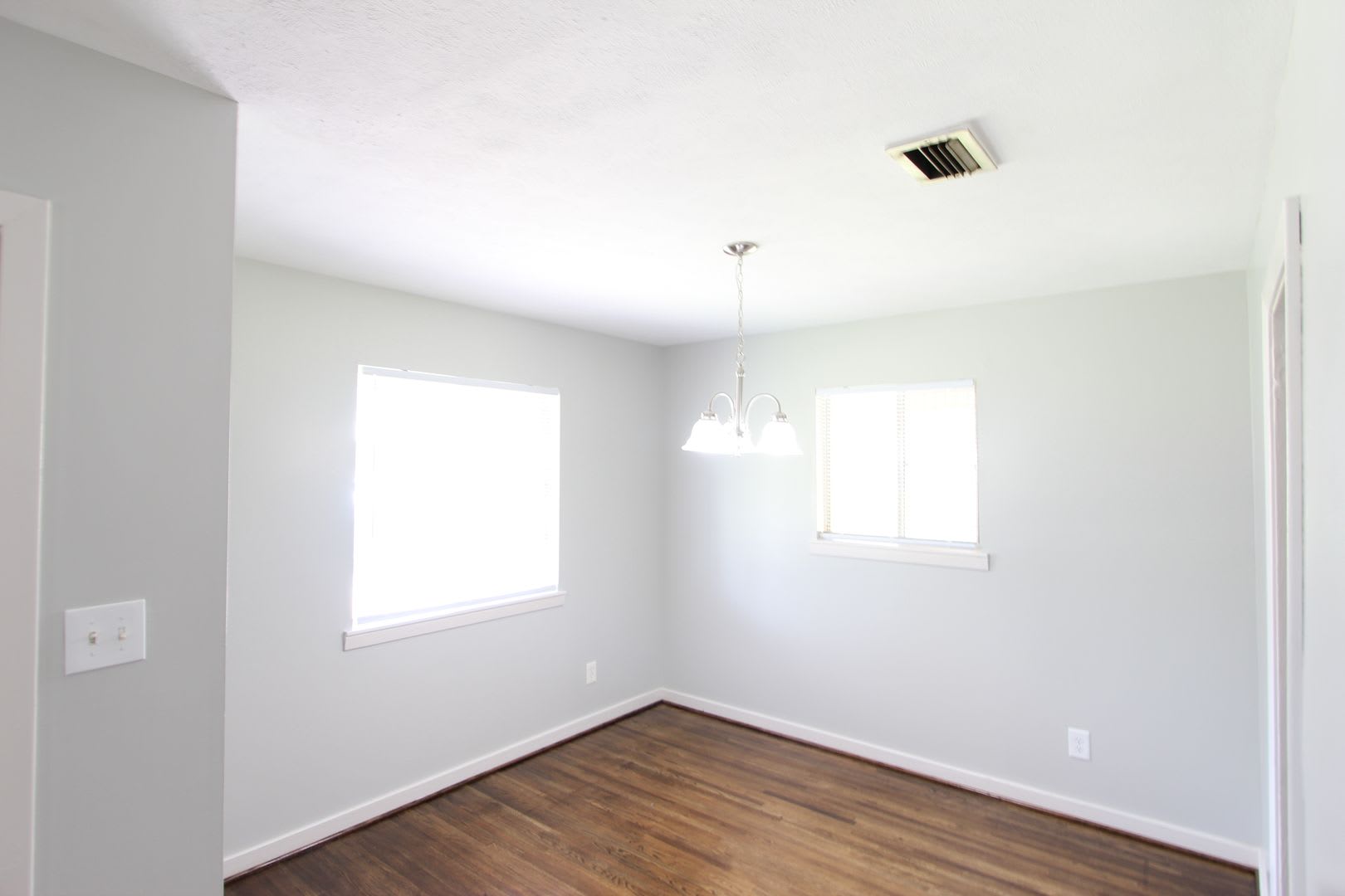 4BR 2BA New On The Market! Cute! Cute! Cute! Better Hurry To See This One!! – photo 4