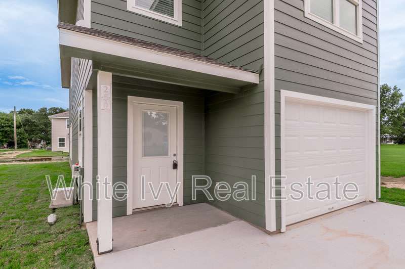250 N Shady Oaks – photo 3