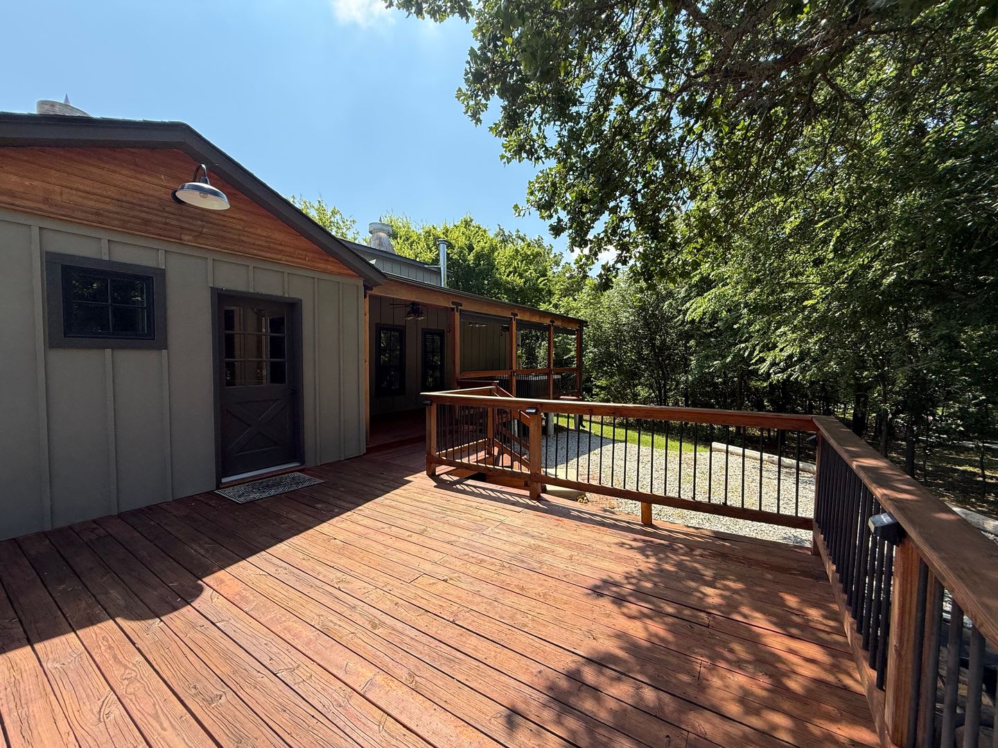 Uniquely charming lake house 2bd 2ba – photo 2