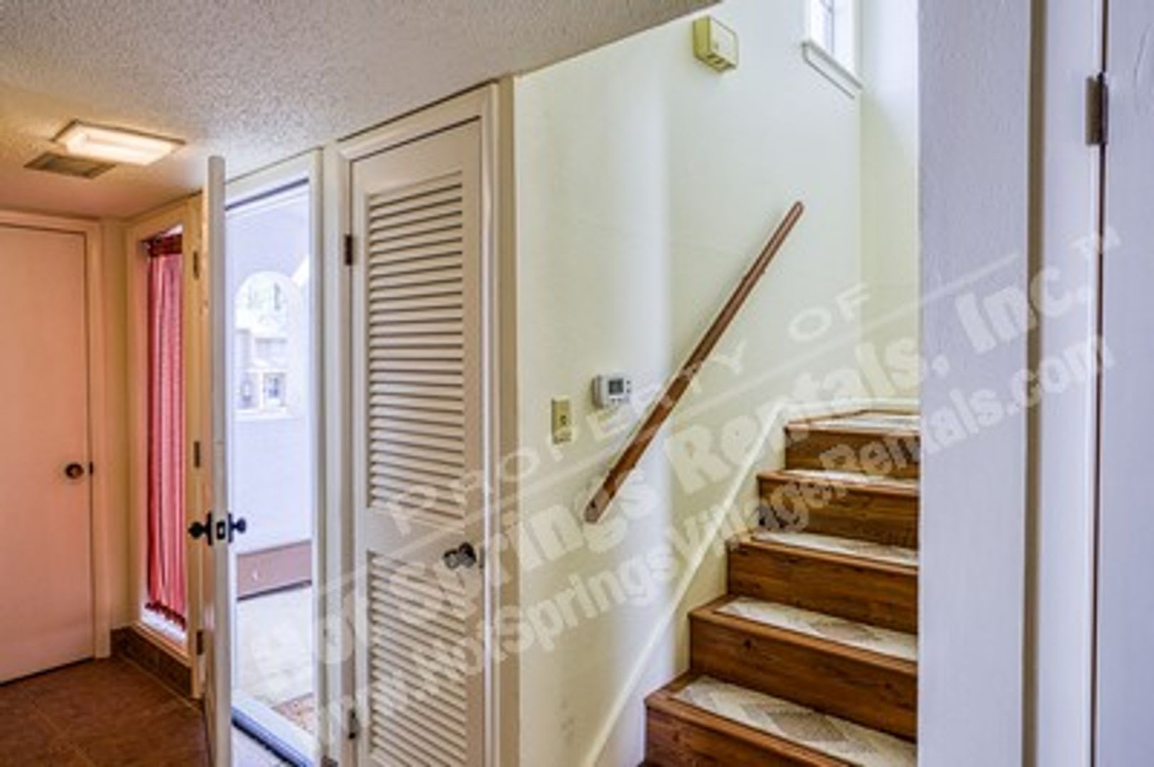 Two Level Townhome In Desoto Courts – photo 4