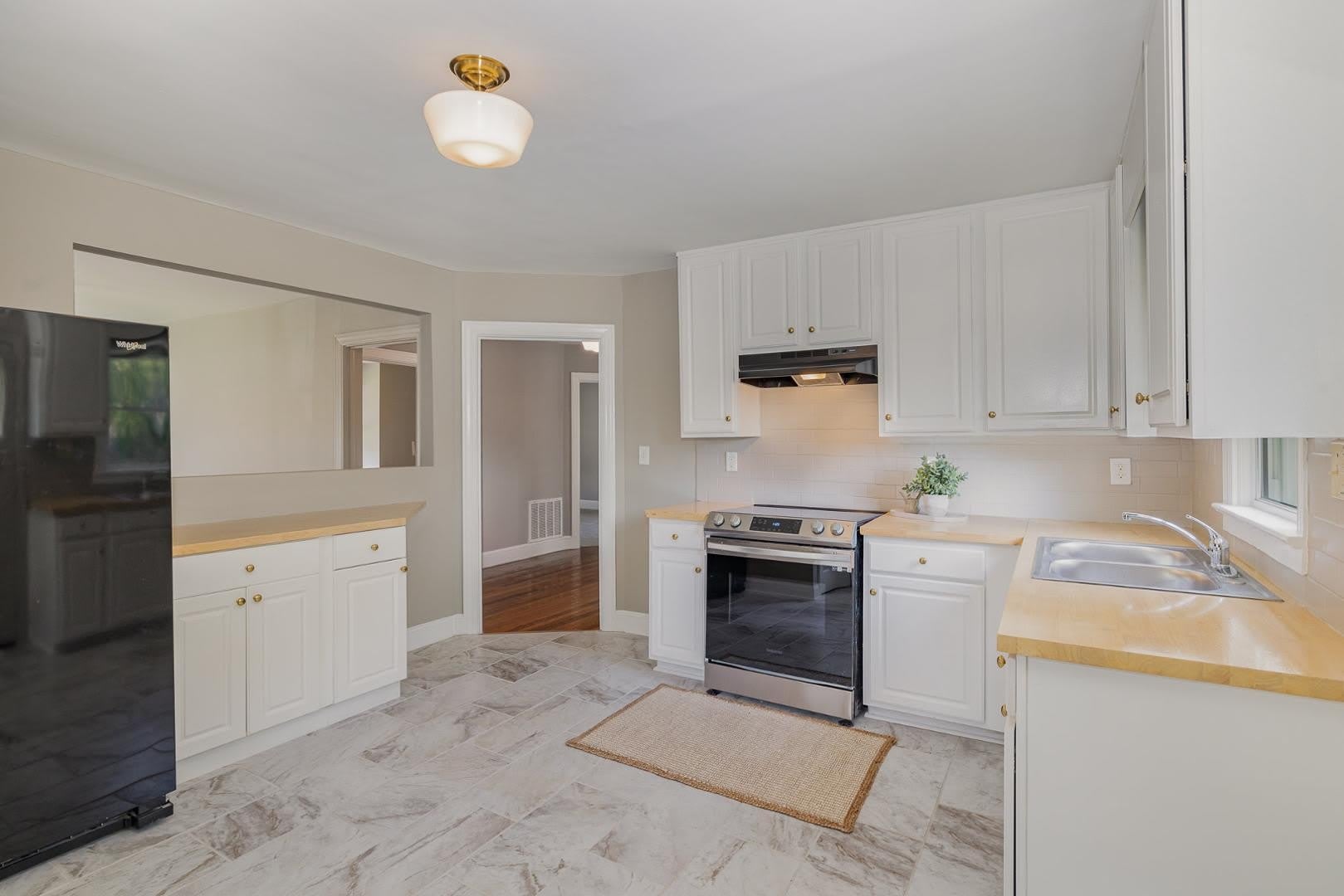 302 N Fayetteville Street – photo 5